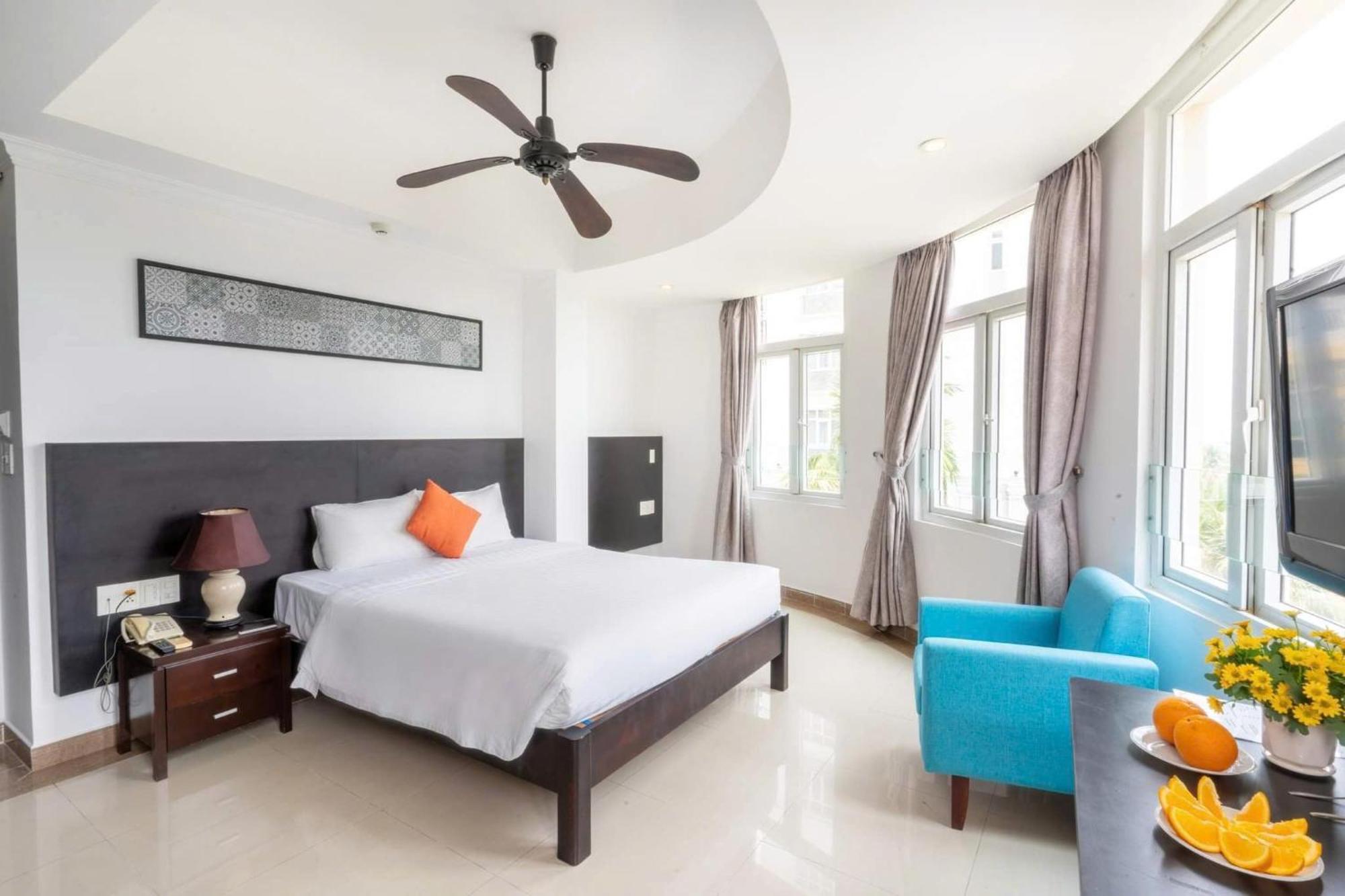 Queen Palace Sea View Hotel Danang Exterior photo