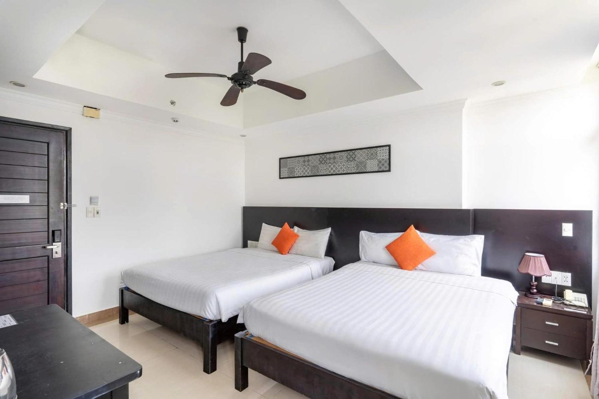 Queen Palace Sea View Hotel Danang Exterior photo