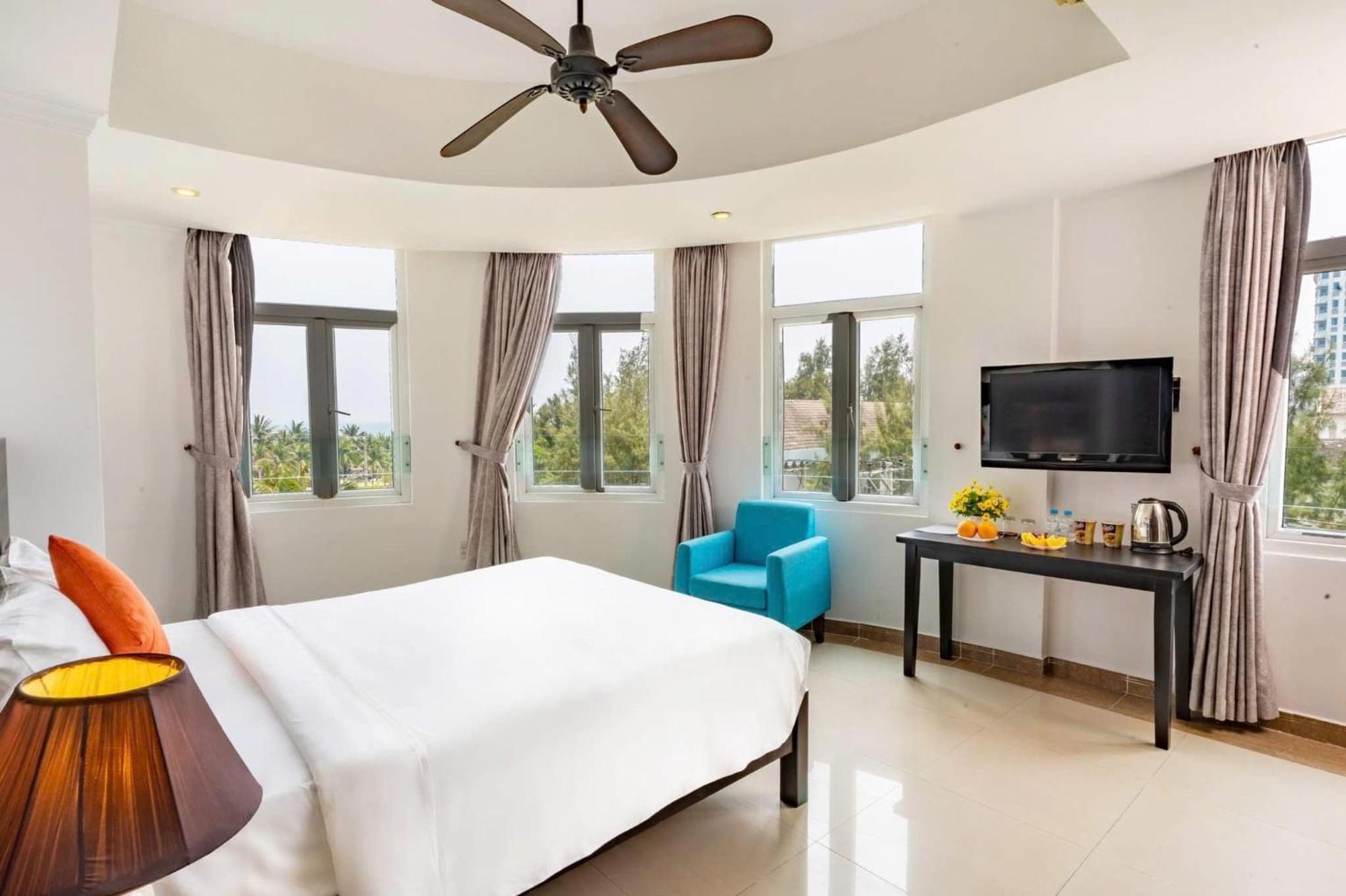 Queen Palace Sea View Hotel Danang Exterior photo