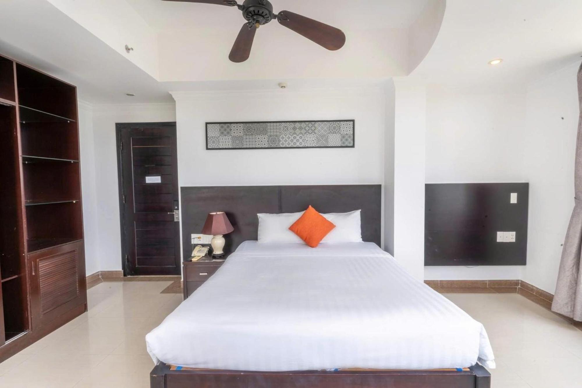 Queen Palace Sea View Hotel Danang Exterior photo